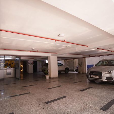 Hotel Leo Saffron Delhi  Esterno foto