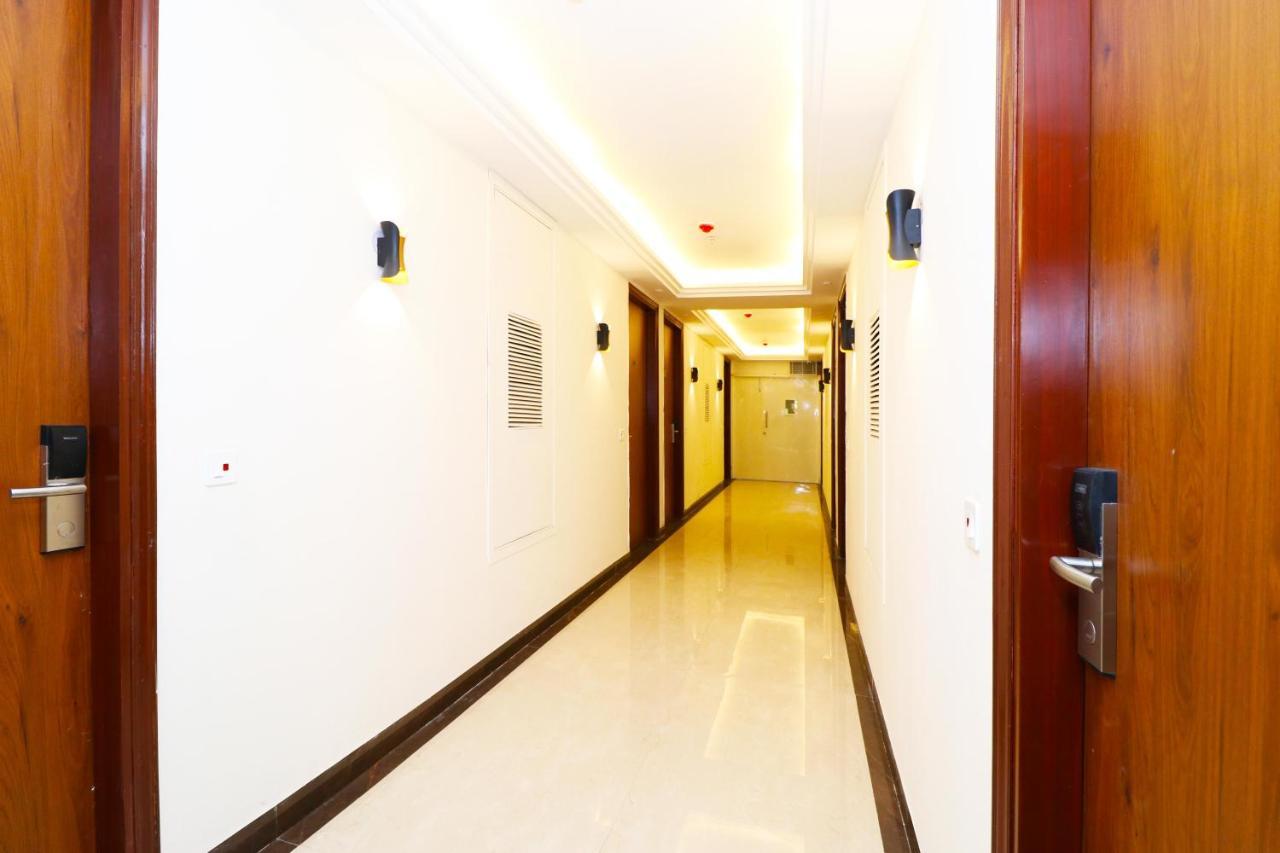 Hotel Leo Saffron Delhi  Esterno foto