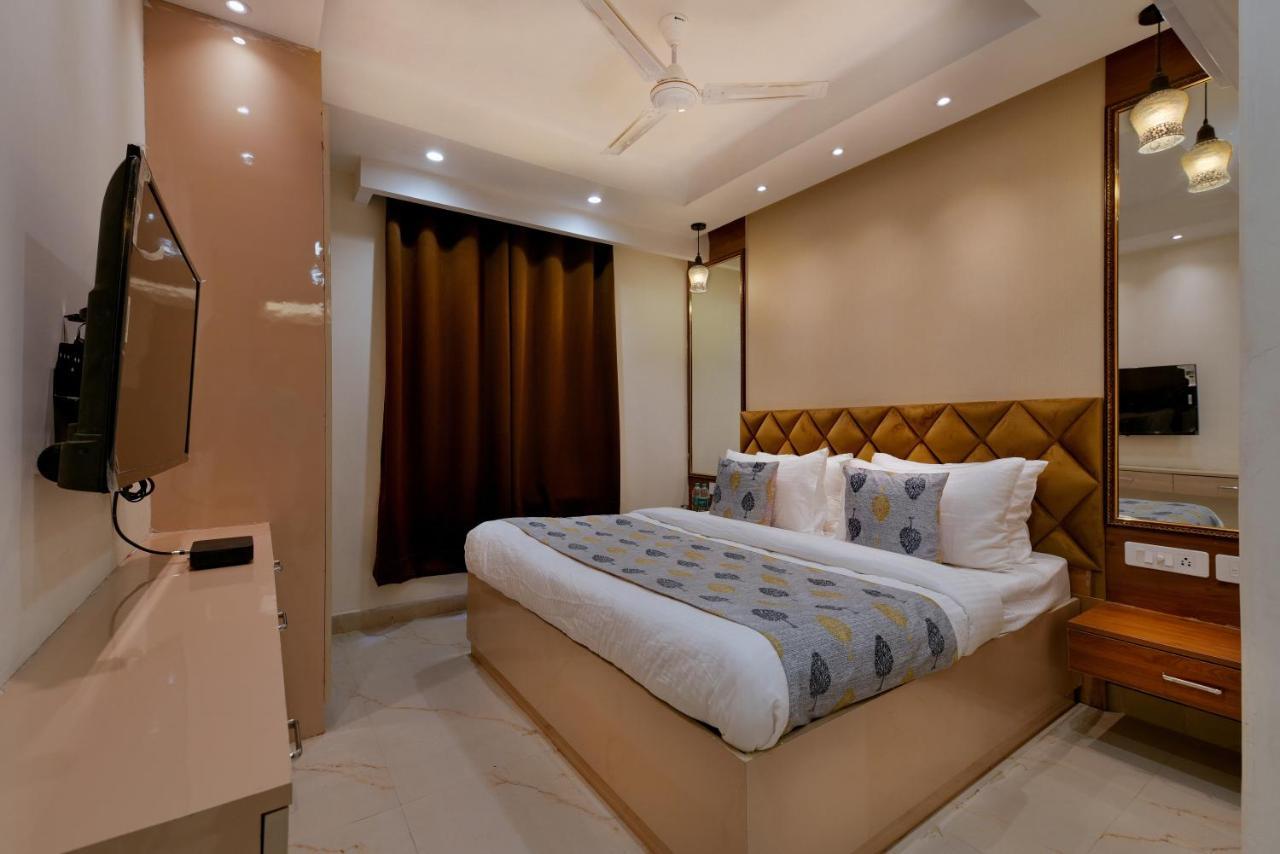 Hotel Leo Saffron Delhi  Esterno foto