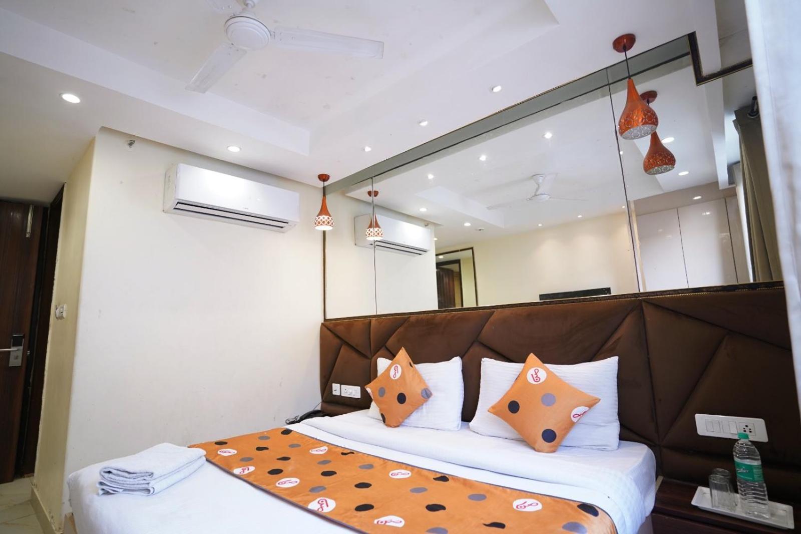 Hotel Leo Saffron Delhi  Esterno foto