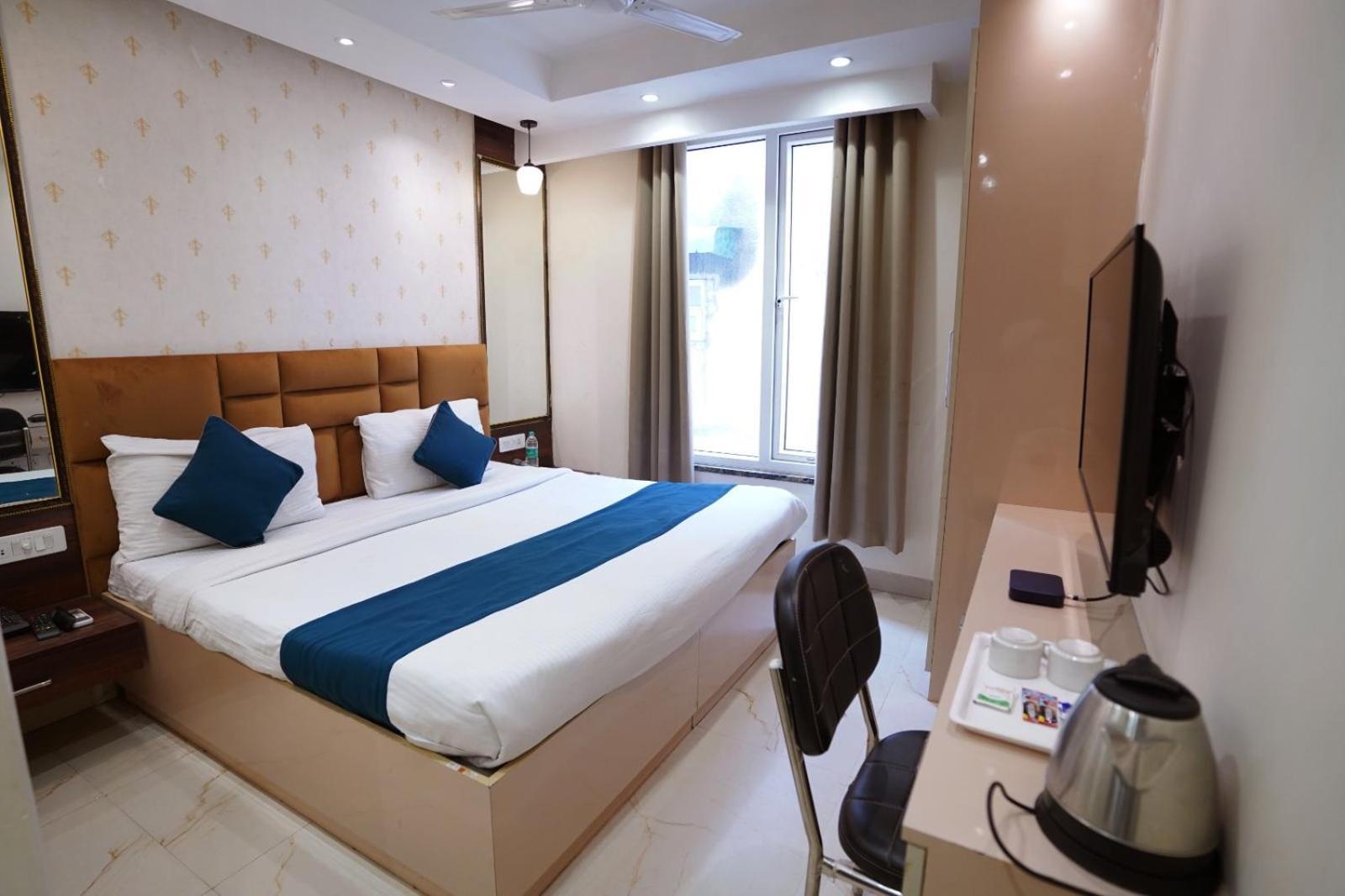 Hotel Leo Saffron Delhi  Esterno foto
