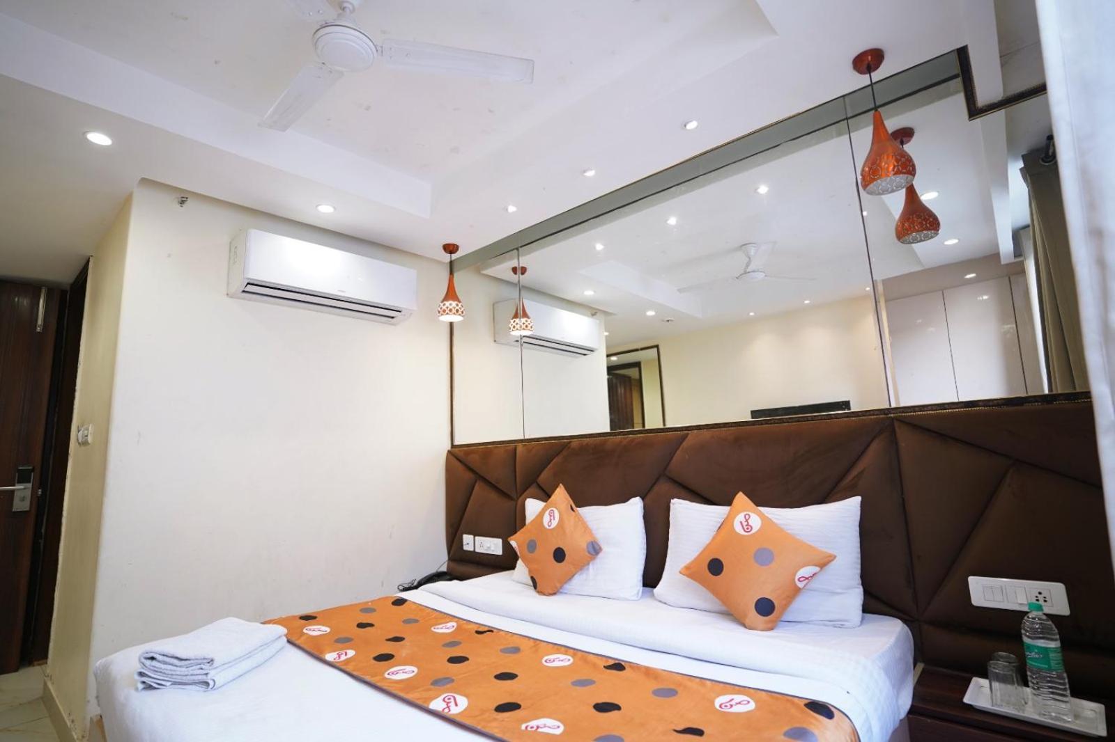 Hotel Leo Saffron Delhi  Esterno foto