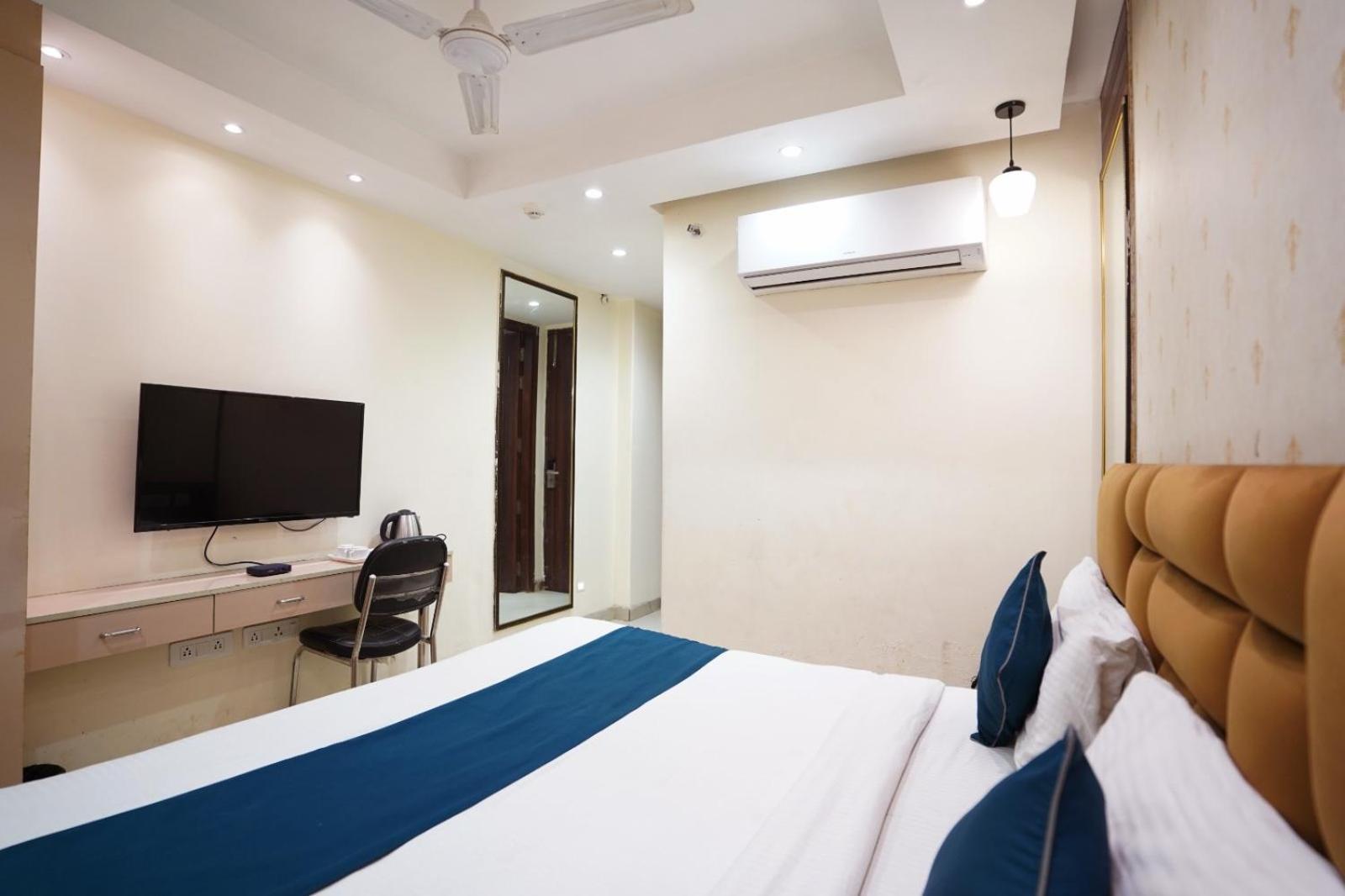 Hotel Leo Saffron Delhi  Esterno foto