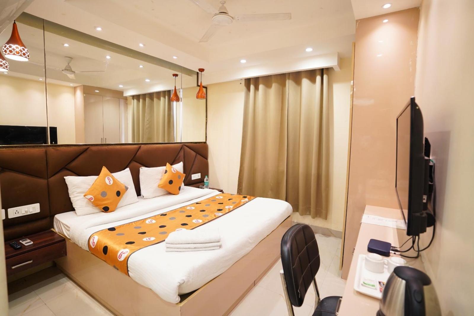 Hotel Leo Saffron Delhi  Esterno foto