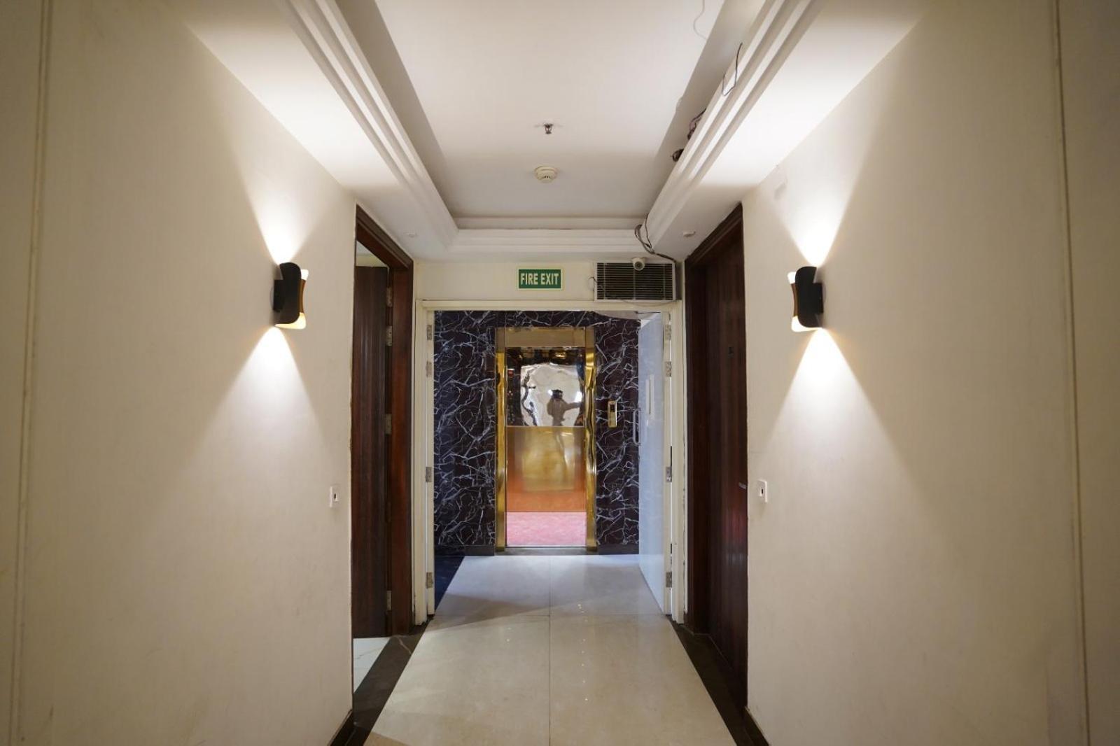Hotel Leo Saffron Delhi  Esterno foto