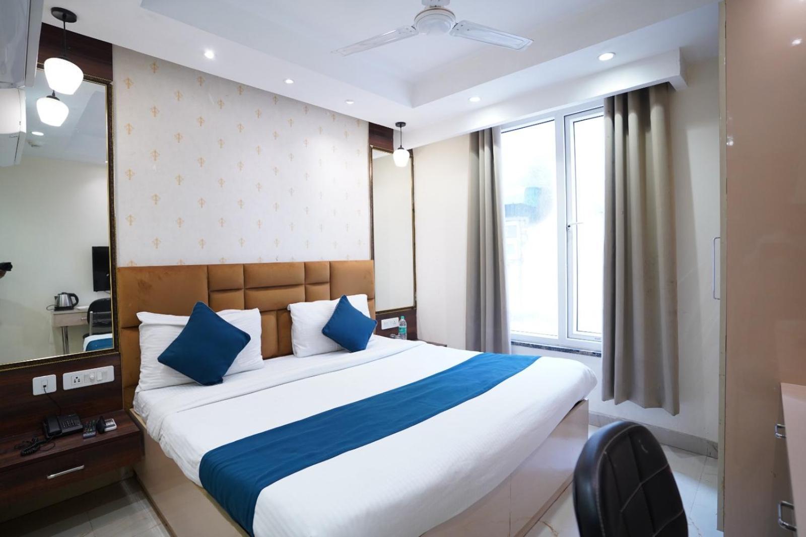 Hotel Leo Saffron Delhi  Esterno foto
