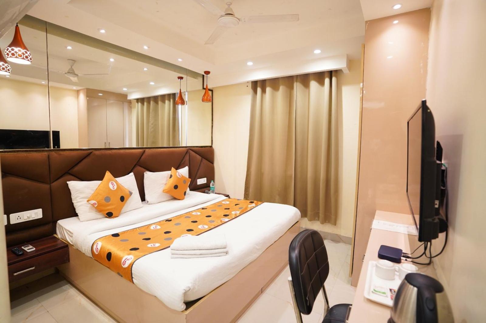 Hotel Leo Saffron Delhi  Esterno foto