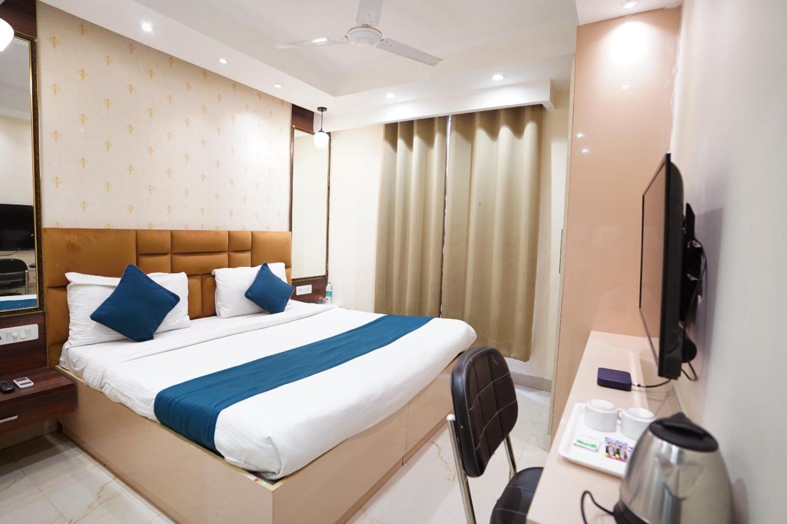 Hotel Leo Saffron Delhi  Esterno foto