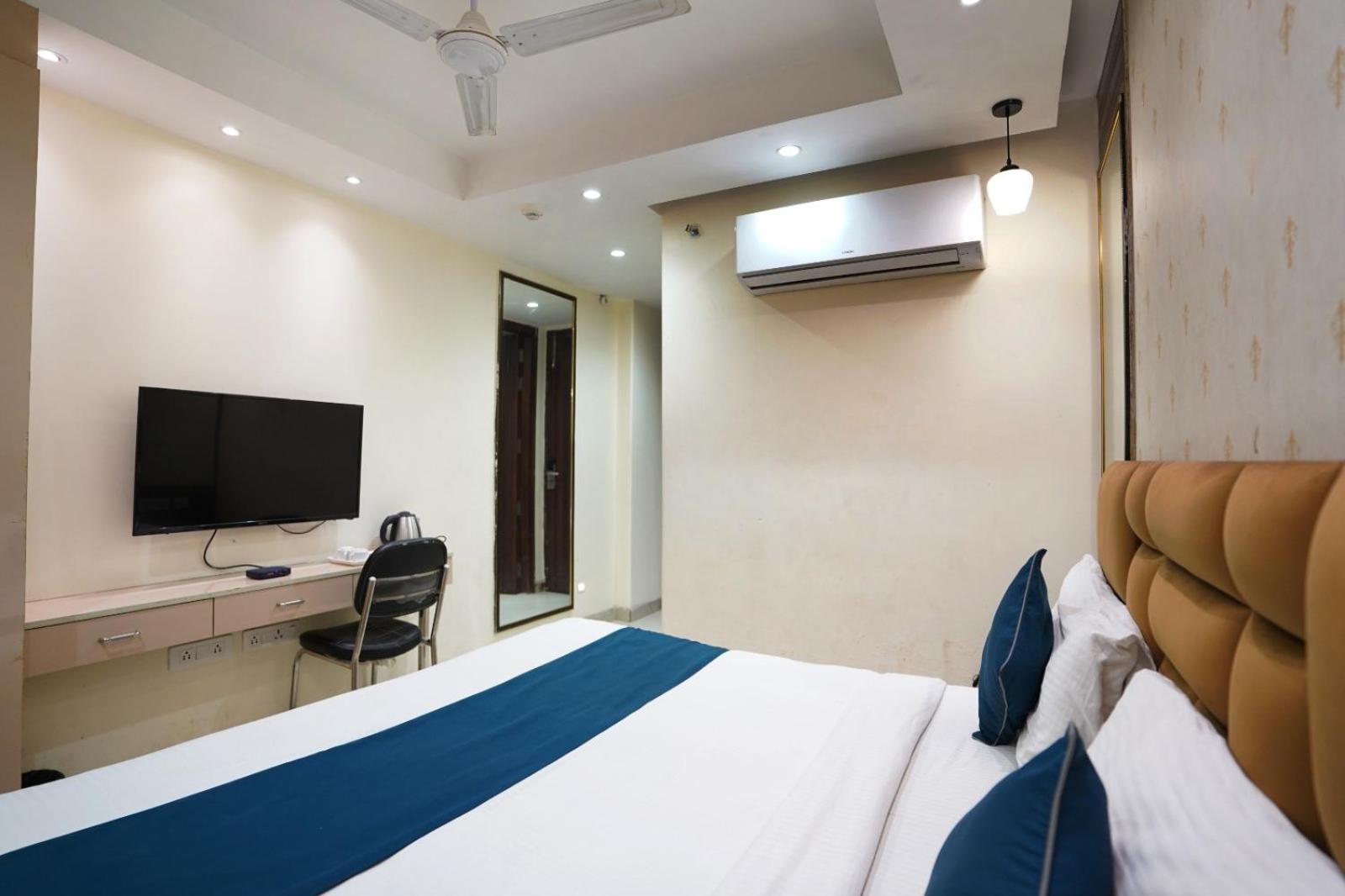 Hotel Leo Saffron Delhi  Esterno foto